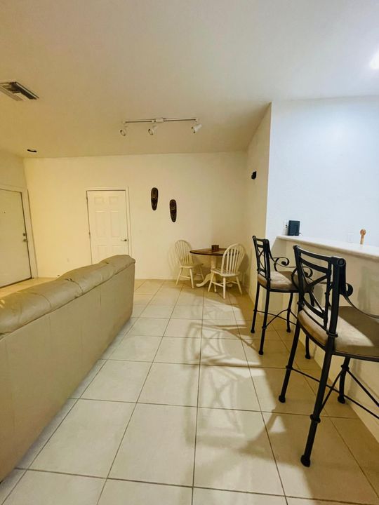 For Rent: $1,850 (2 beds, 2 baths, 1334 Square Feet)