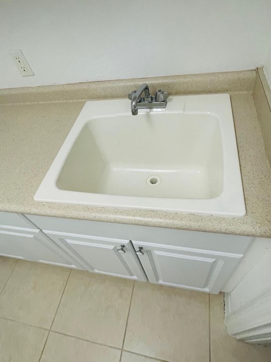 For Rent: $1,850 (2 beds, 2 baths, 1334 Square Feet)