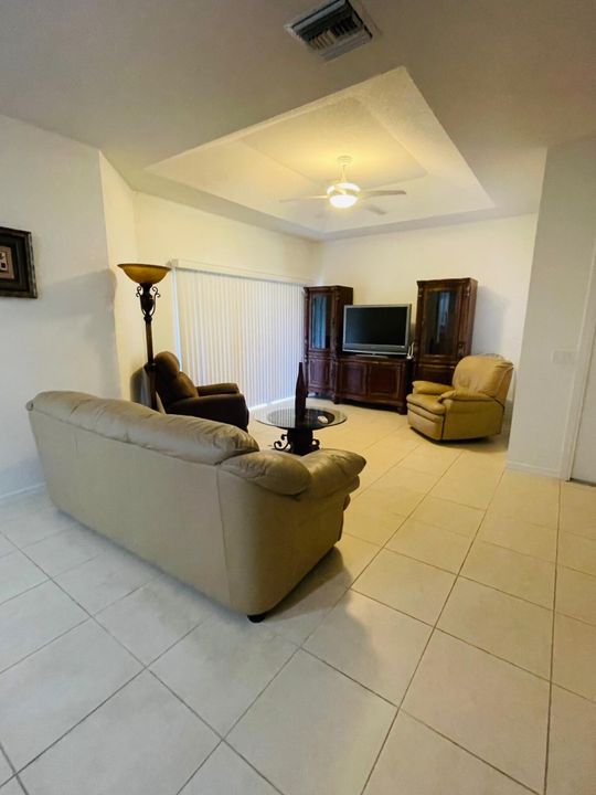 For Rent: $1,850 (2 beds, 2 baths, 1334 Square Feet)