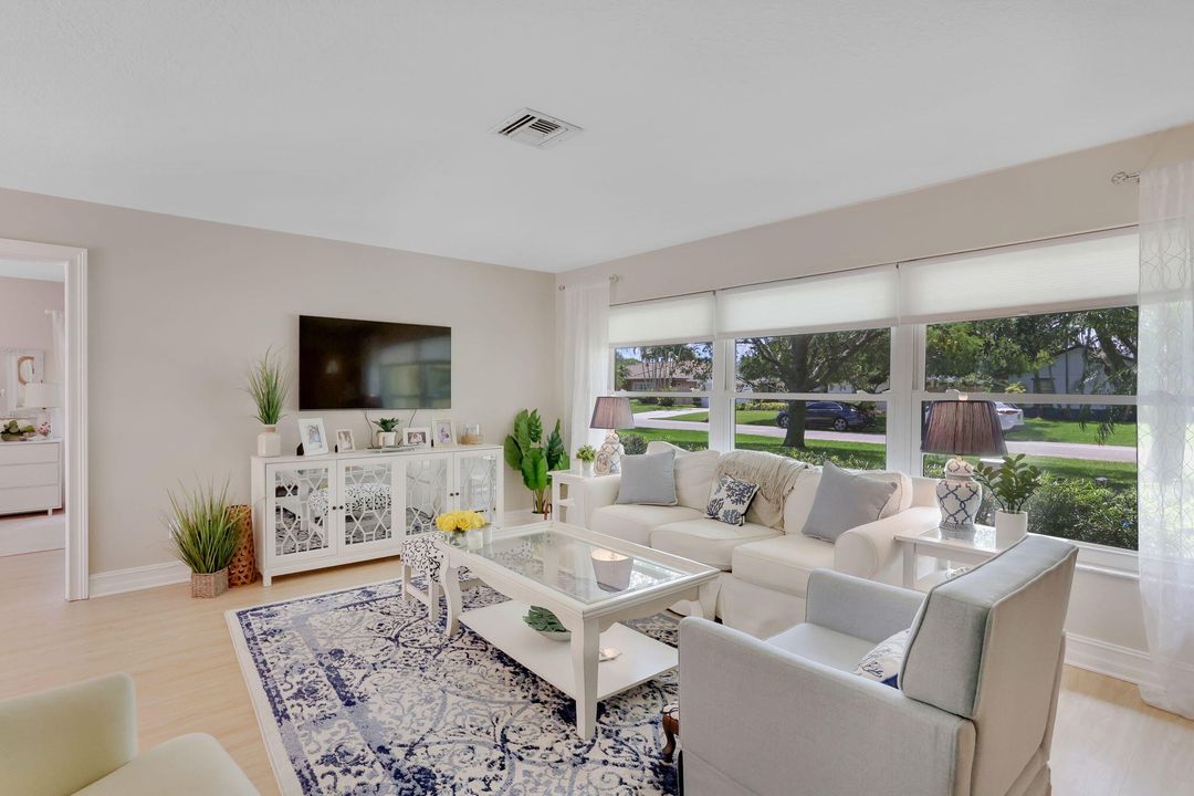 For Rent: $5,000 (3 beds, 2 baths, 1660 Square Feet)