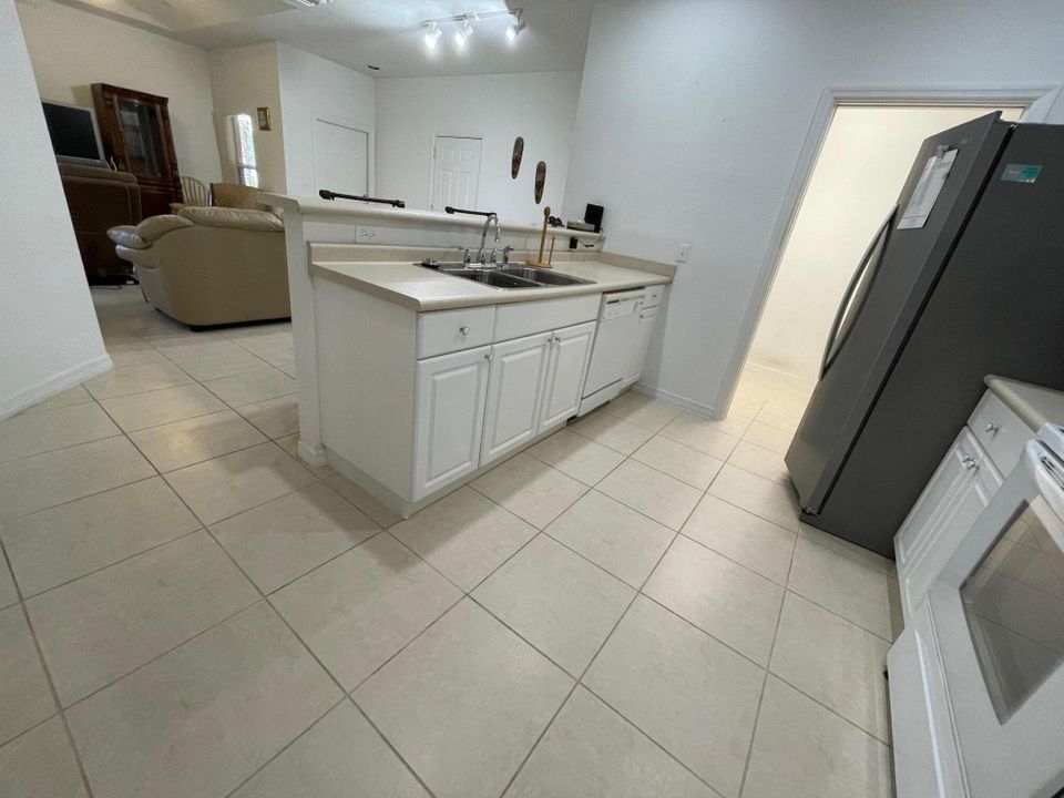 For Rent: $1,850 (2 beds, 2 baths, 1334 Square Feet)