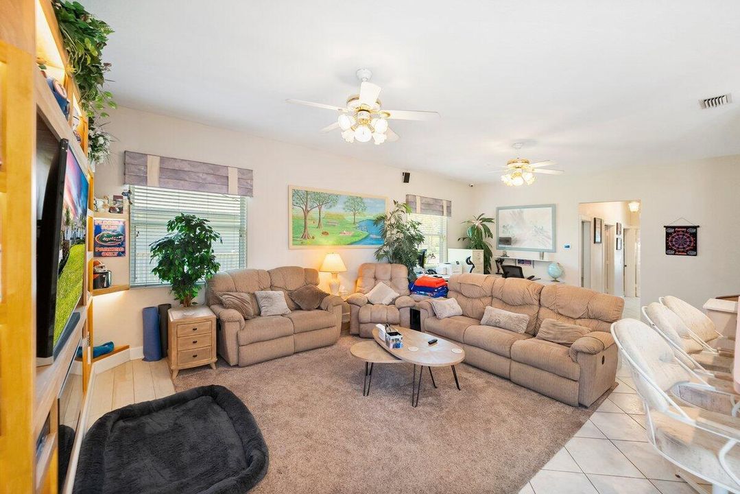 For Sale: $689,000 (5 beds, 4 baths, 4218 Square Feet)