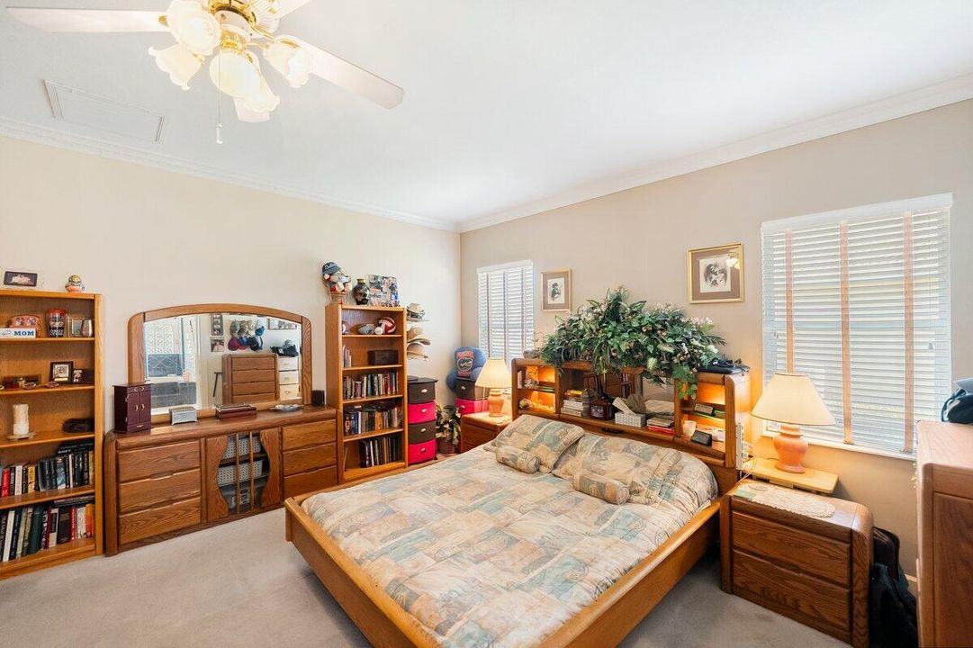 For Sale: $689,000 (5 beds, 4 baths, 4218 Square Feet)