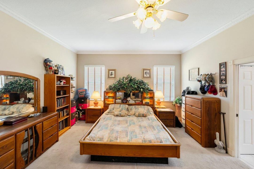 For Sale: $689,000 (5 beds, 4 baths, 4218 Square Feet)