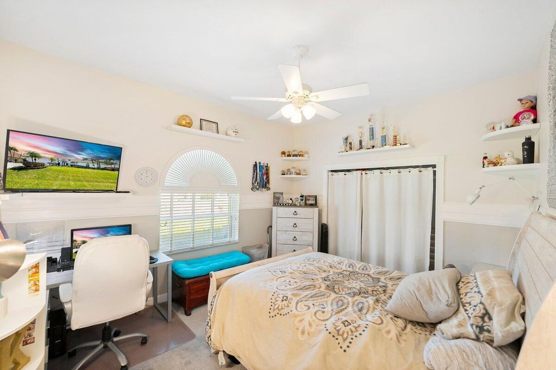 For Sale: $689,000 (5 beds, 4 baths, 4218 Square Feet)