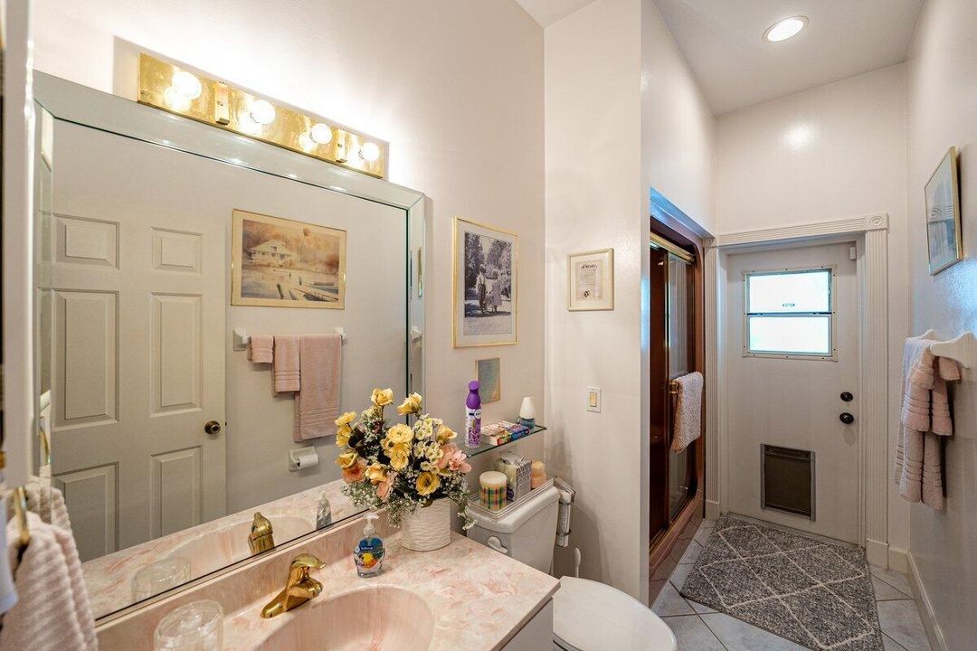 For Sale: $689,000 (5 beds, 4 baths, 4218 Square Feet)