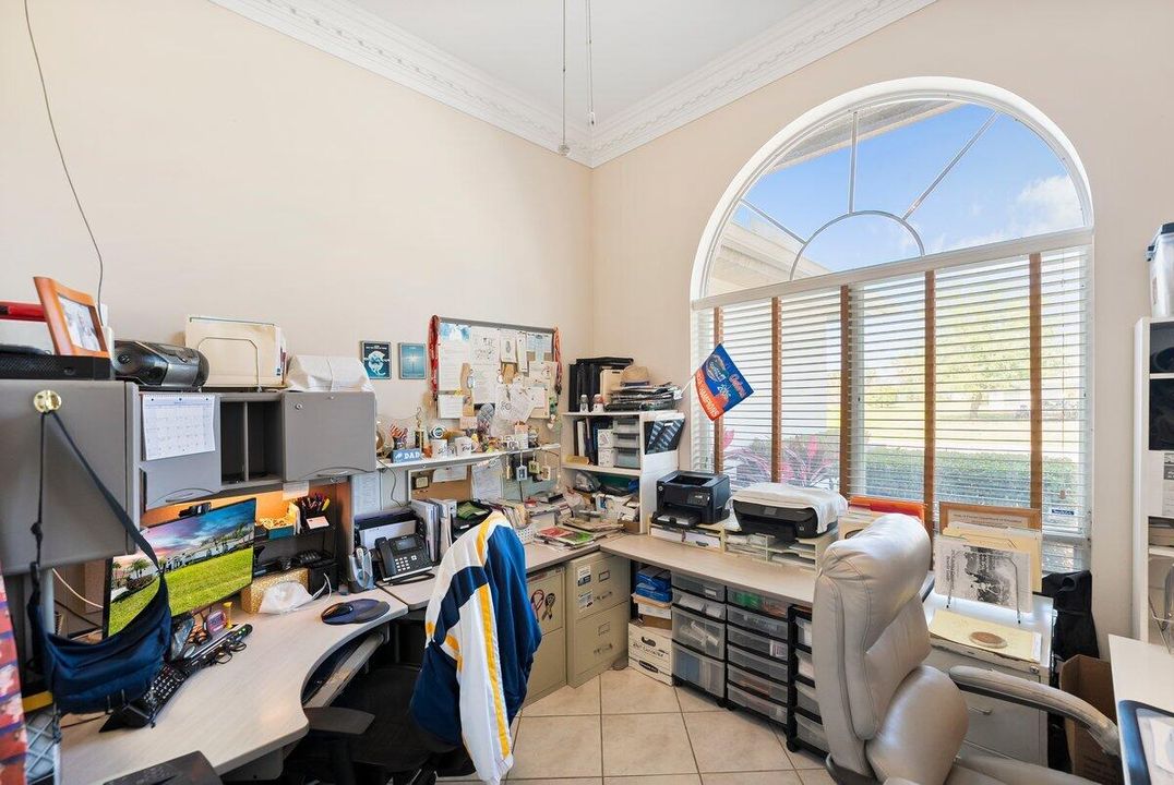 For Sale: $689,000 (5 beds, 4 baths, 4218 Square Feet)