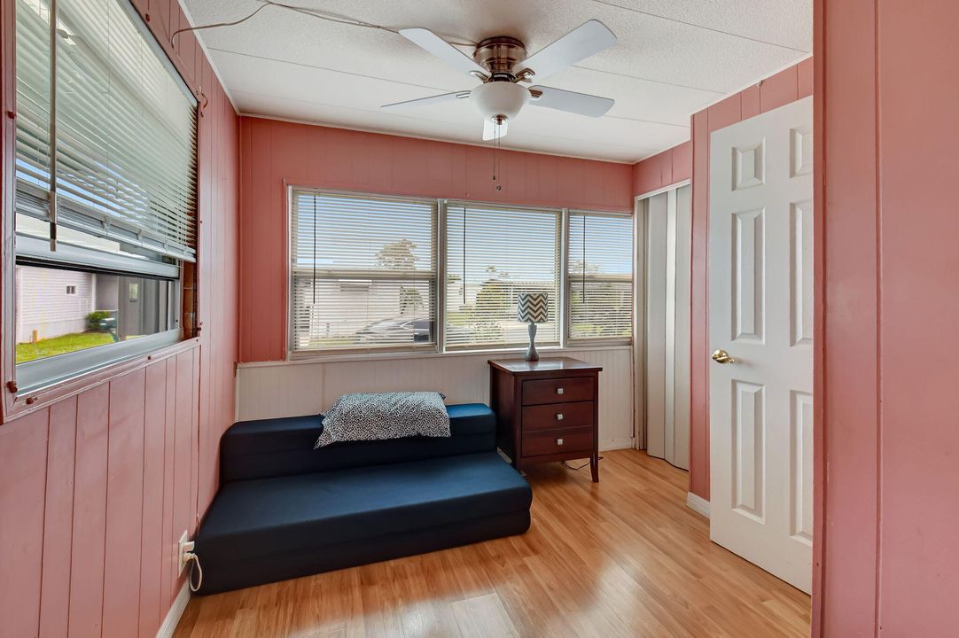 For Sale: $104,900 (2 beds, 2 baths, 825 Square Feet)