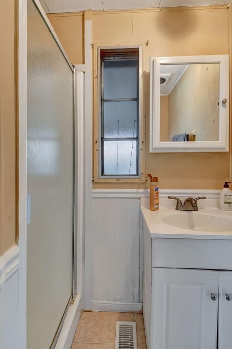 For Sale: $104,900 (2 beds, 2 baths, 825 Square Feet)