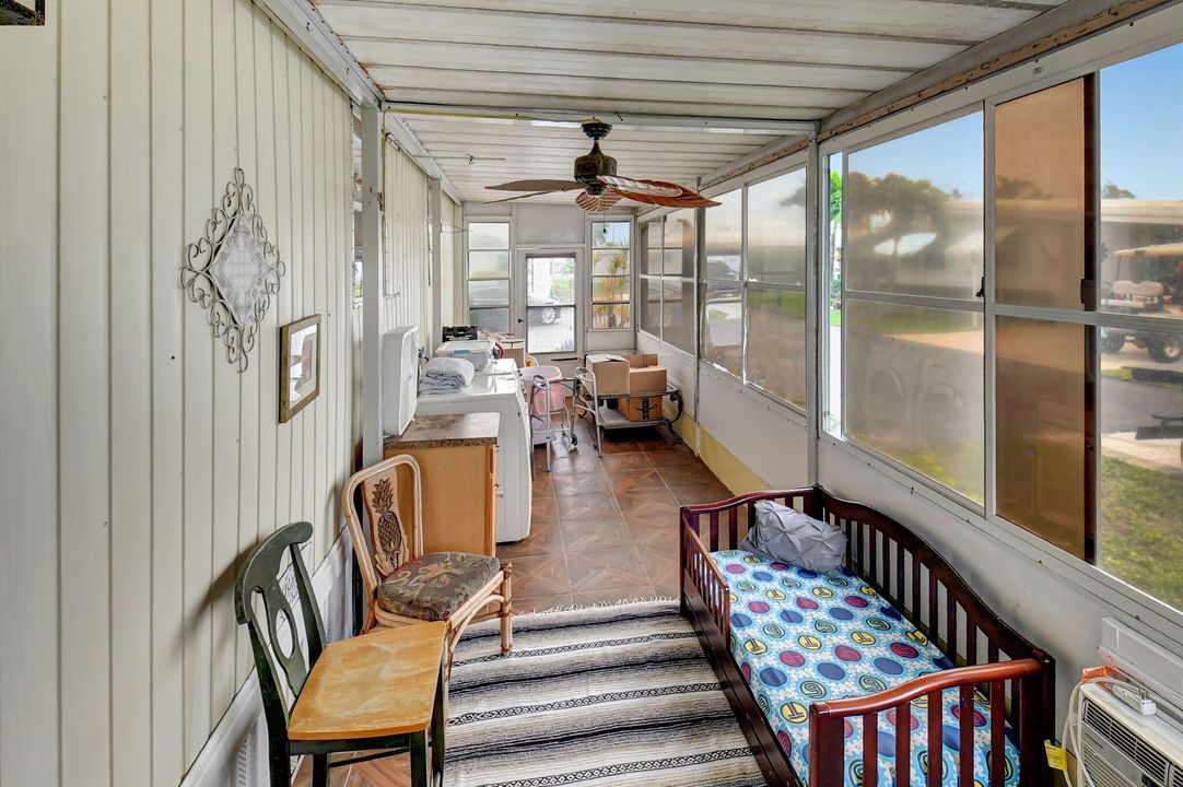 For Sale: $104,900 (2 beds, 2 baths, 825 Square Feet)