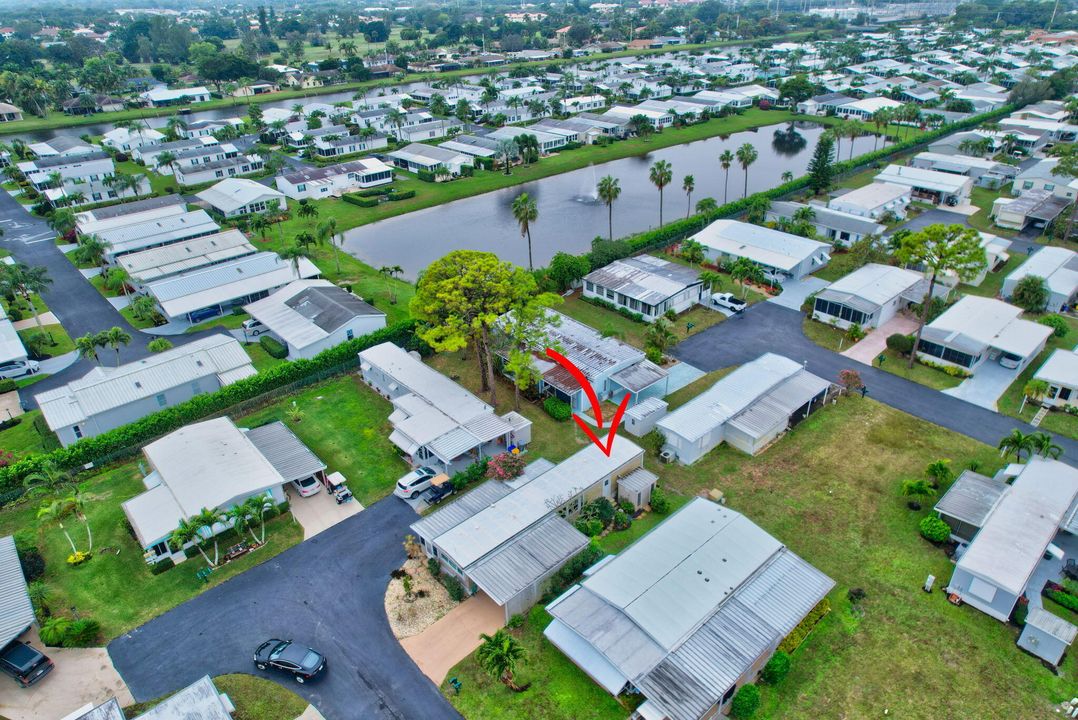 For Sale: $104,900 (2 beds, 2 baths, 825 Square Feet)