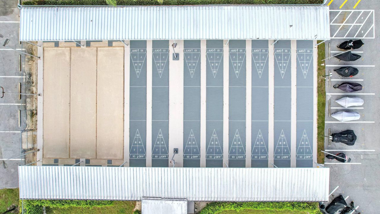 For Sale: $104,900 (2 beds, 2 baths, 825 Square Feet)