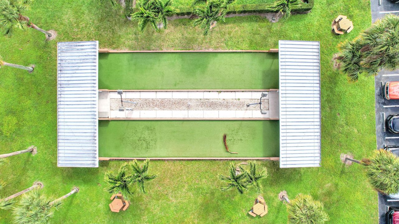 For Sale: $104,900 (2 beds, 2 baths, 825 Square Feet)