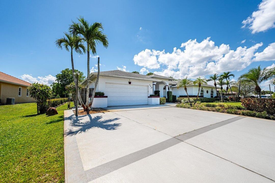 For Sale: $689,000 (5 beds, 4 baths, 4218 Square Feet)