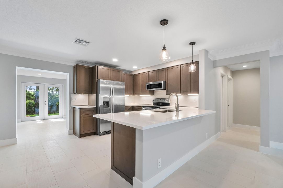 最近租的: $3,500 (3 贝兹, 2 浴室, 1586 平方英尺)