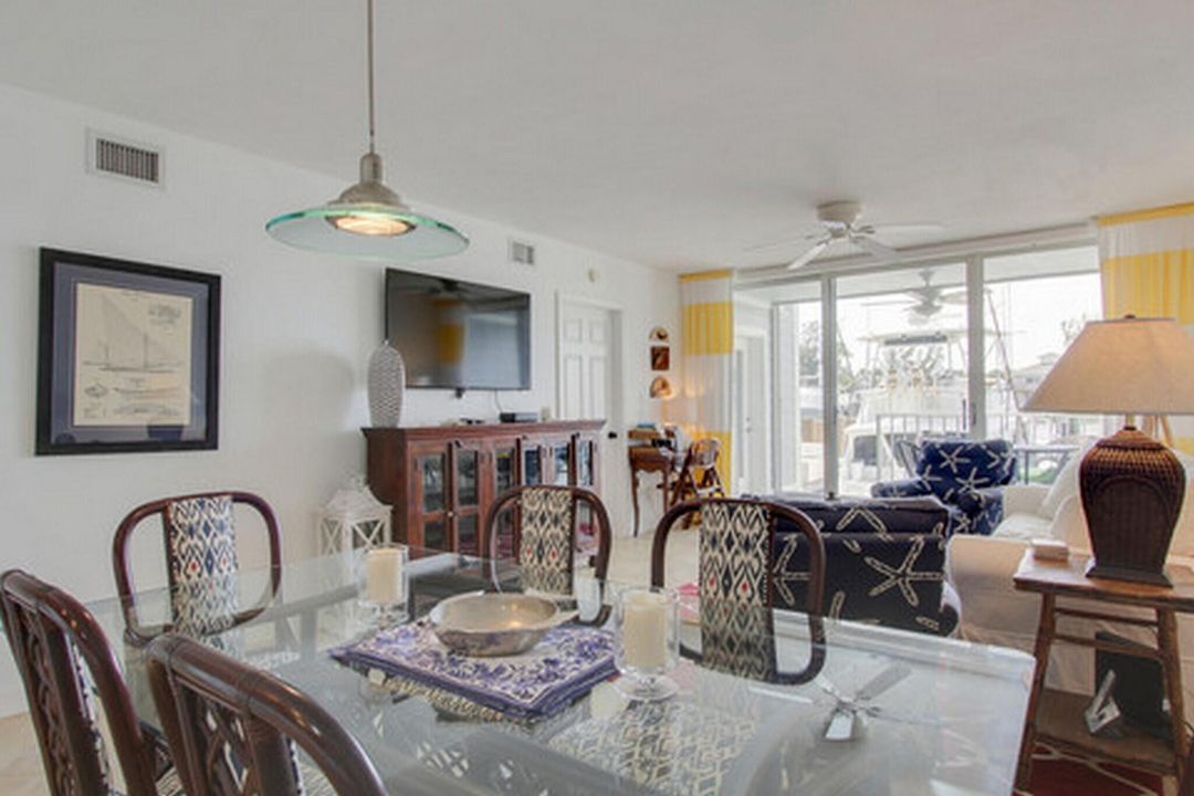 В аренду: $4,100 (2 спален, 2 ванн, 1100 Квадратных фут)