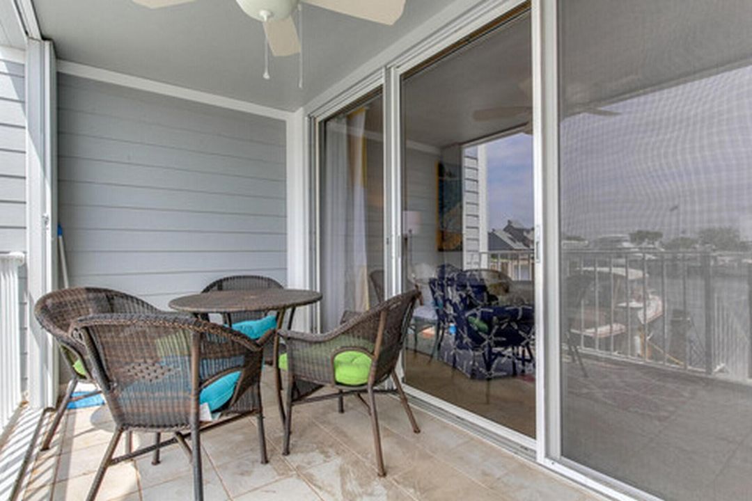 В аренду: $4,100 (2 спален, 2 ванн, 1100 Квадратных фут)