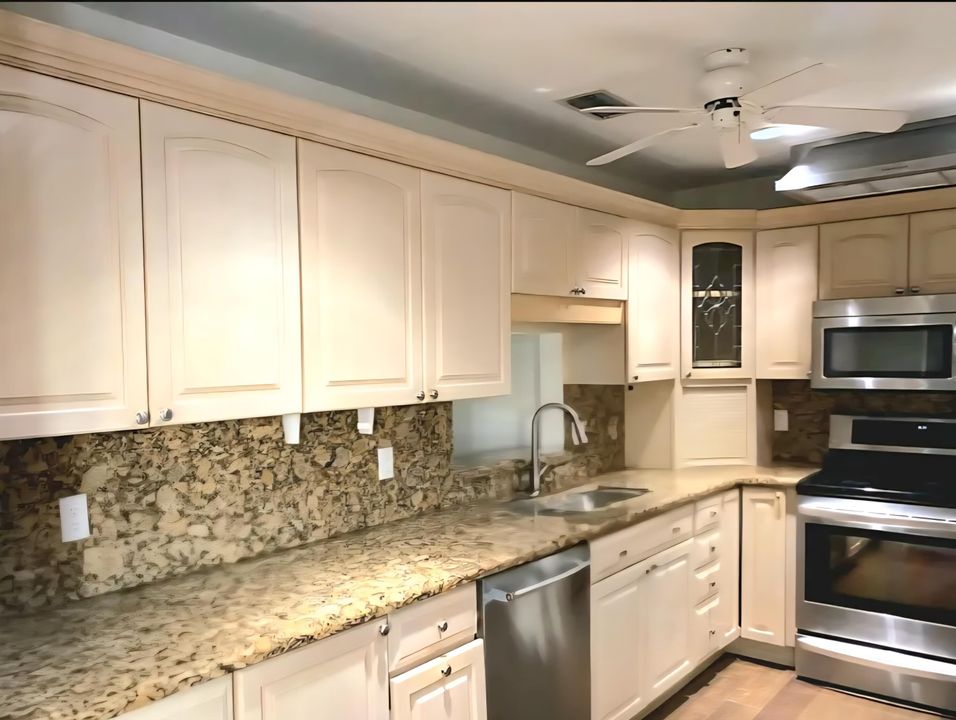 For Rent: $3,850 (4 beds, 2 baths, 2301 Square Feet)