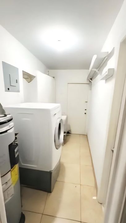 For Rent: $3,850 (4 beds, 2 baths, 2301 Square Feet)