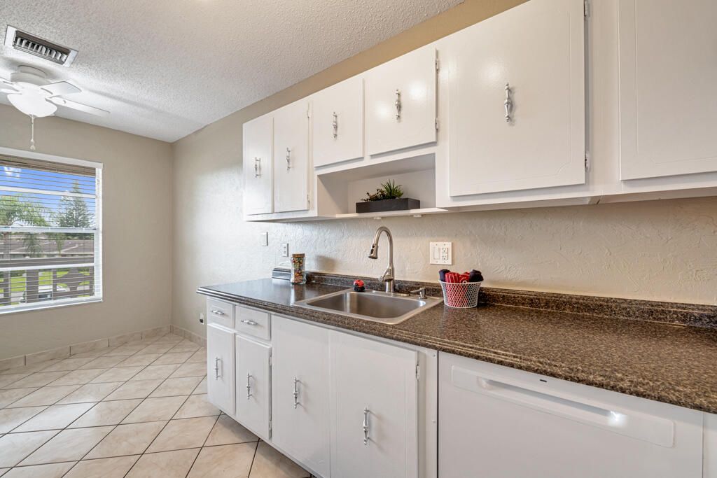 For Rent: $1,900 (2 beds, 2 baths, 1167 Square Feet)