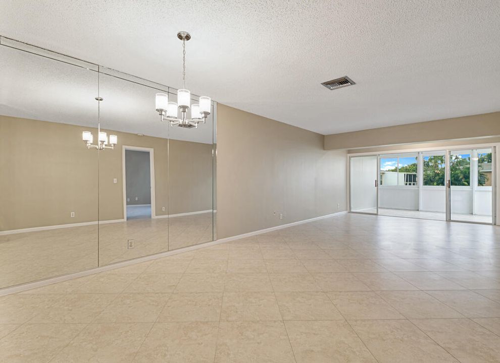 For Rent: $1,900 (2 beds, 2 baths, 1167 Square Feet)