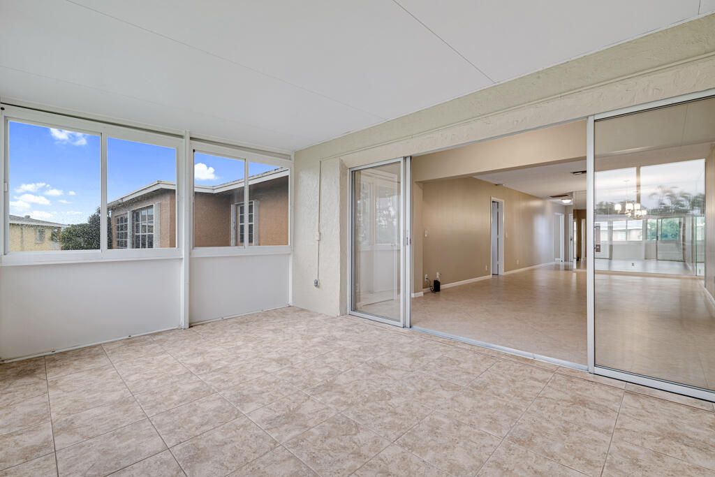 For Rent: $1,900 (2 beds, 2 baths, 1167 Square Feet)