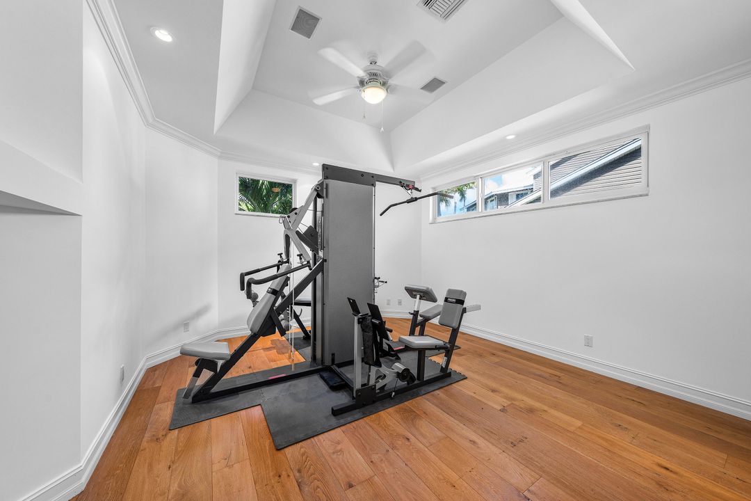 待售: $8,499,000 (5 贝兹, 7 浴室, 7360 平方英尺)