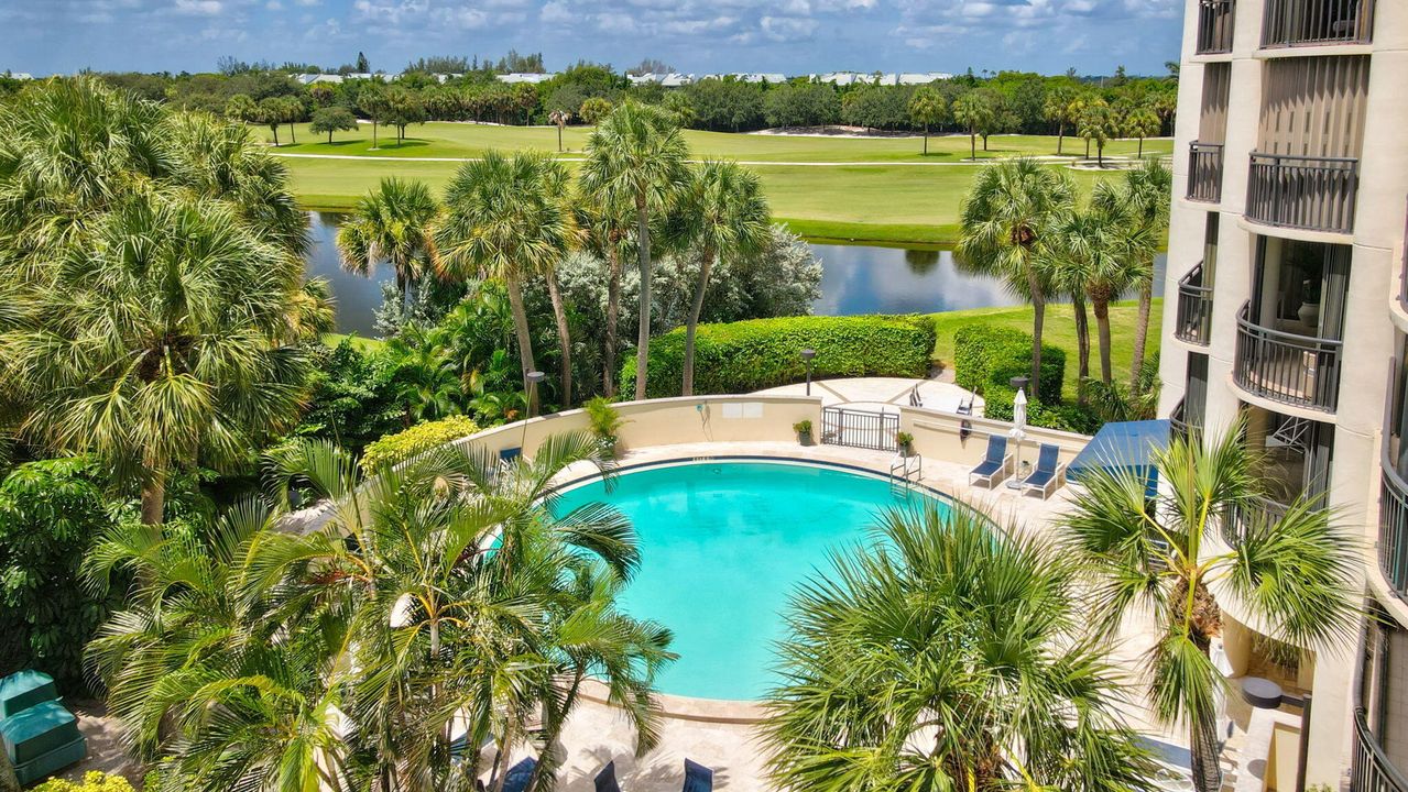 For Sale: $575,000 (2 beds, 2 baths, 2209 Square Feet)