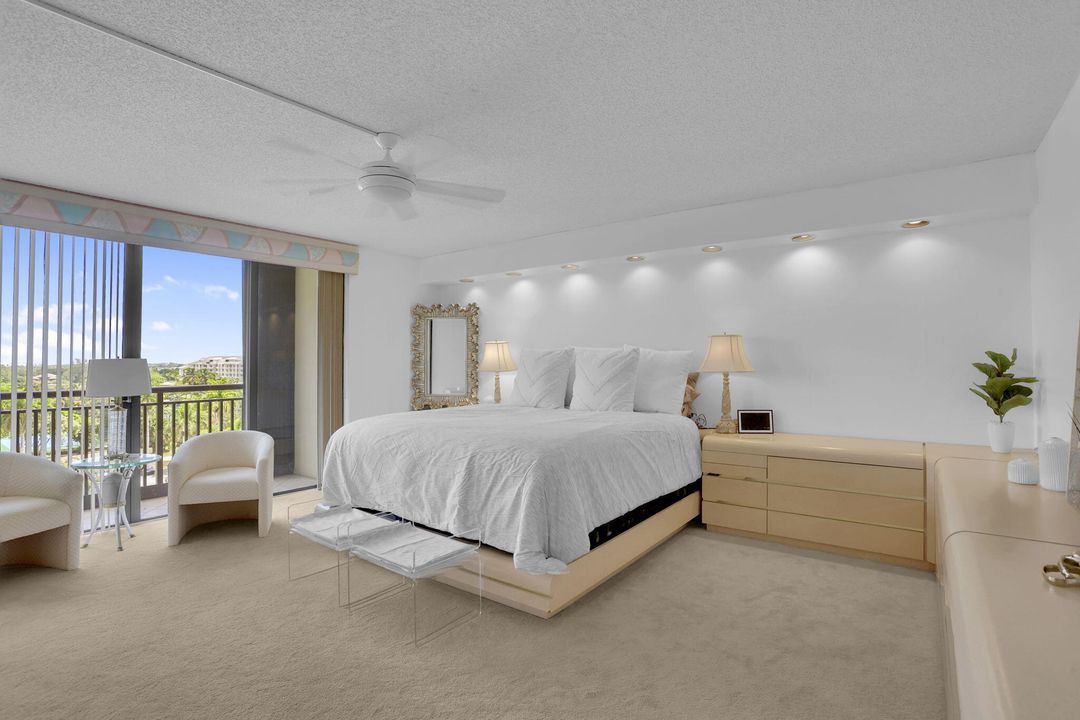 For Sale: $575,000 (2 beds, 2 baths, 2209 Square Feet)