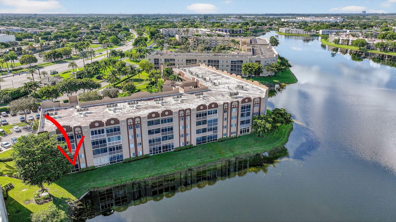 合同活跃: $299,000 (2 贝兹, 2 浴室, 1986 平方英尺)