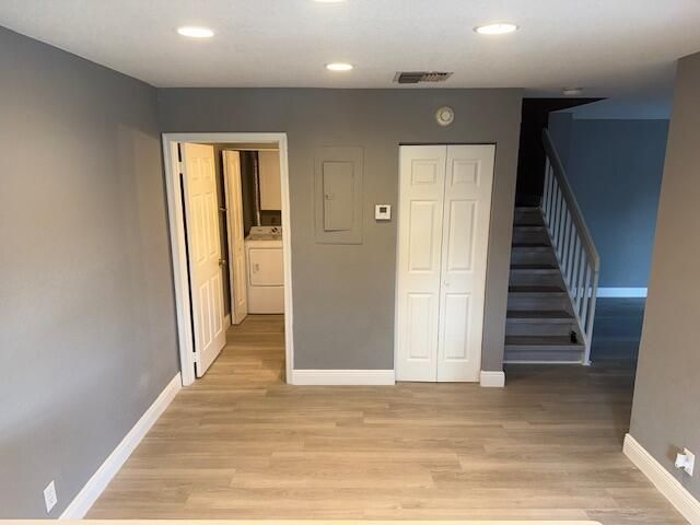 Activo con contrato: $435,000 (3 camas, 2 baños, 1449 Pies cuadrados)