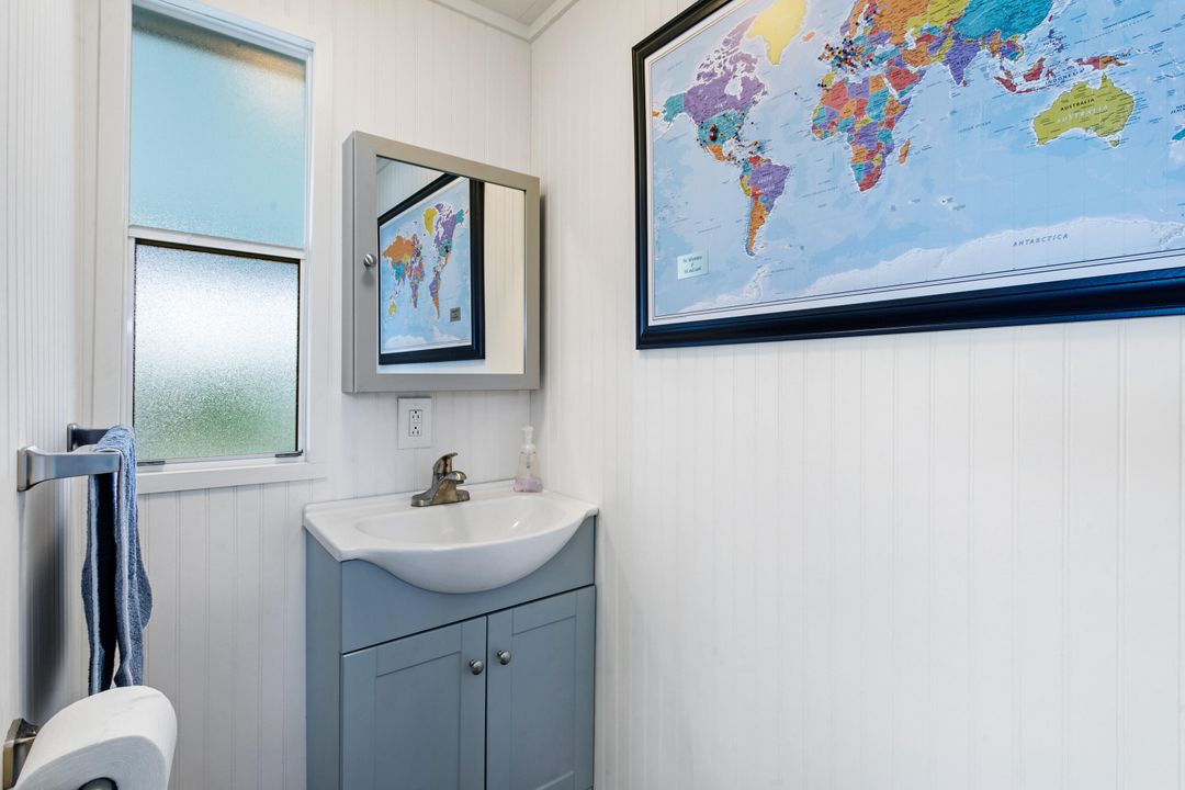 Active With Contract: $215,000 (3 beds, 2 baths, 1113 Square Feet)