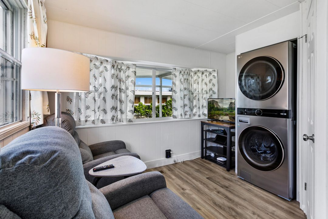 Active With Contract: $215,000 (3 beds, 2 baths, 1113 Square Feet)