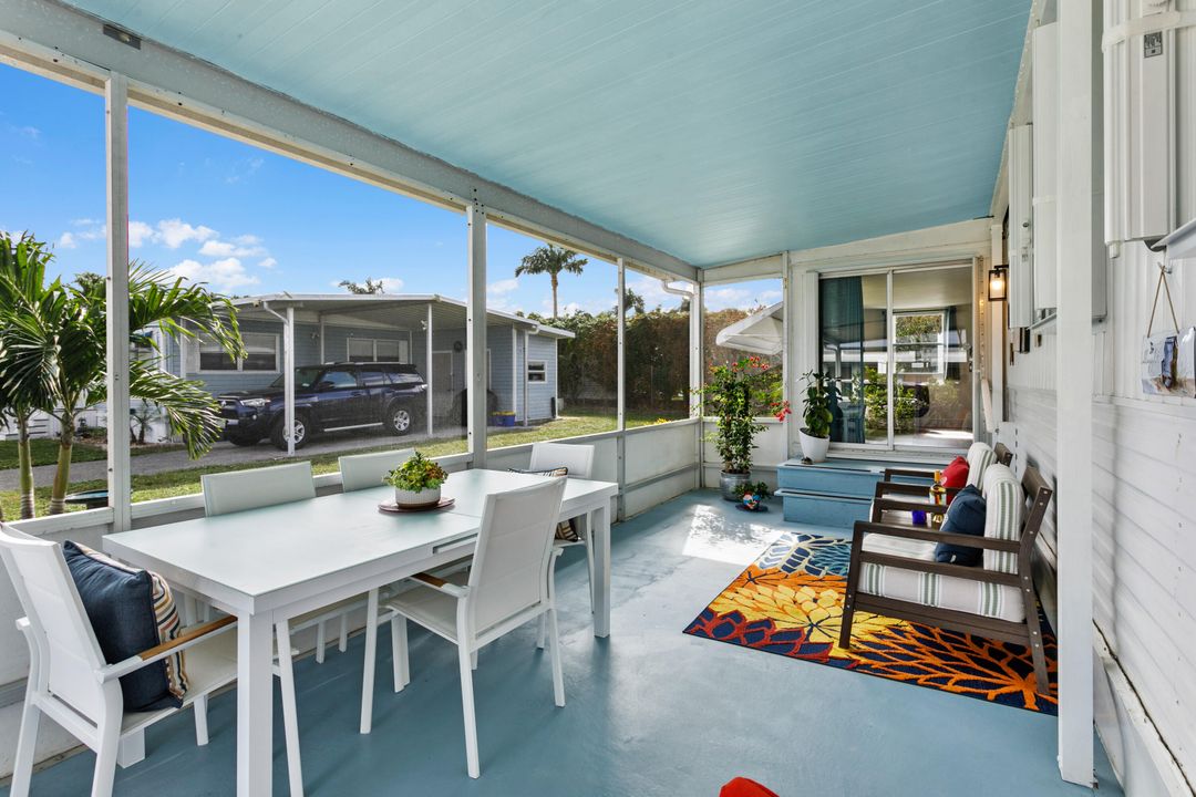 Active With Contract: $215,000 (3 beds, 2 baths, 1113 Square Feet)