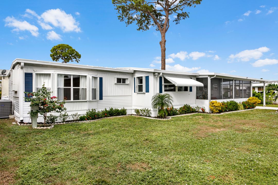 Active With Contract: $215,000 (3 beds, 2 baths, 1113 Square Feet)