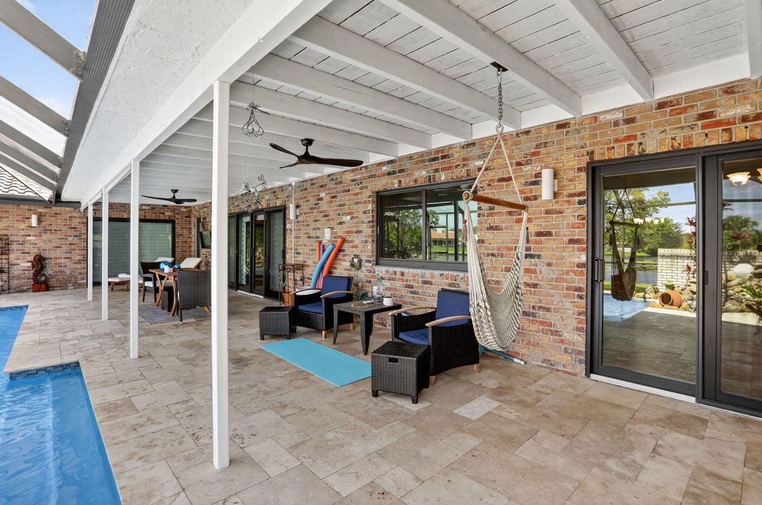 For Sale: $920,000 (4 beds, 2 baths, 2888 Square Feet)