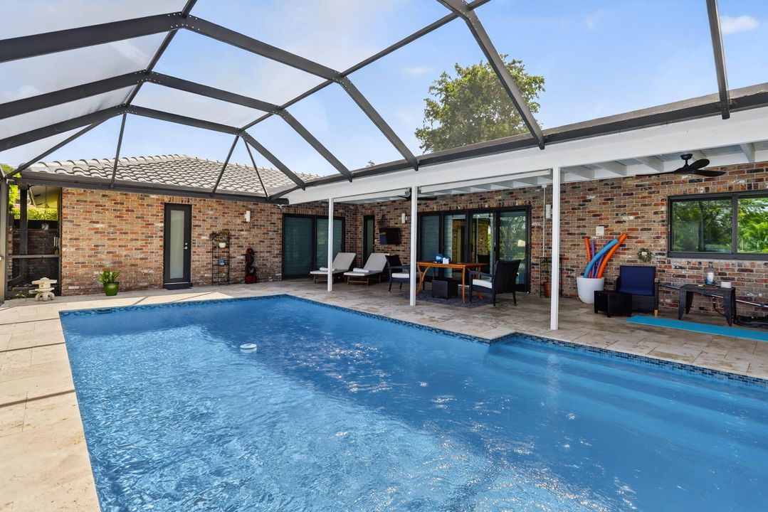 For Sale: $920,000 (4 beds, 2 baths, 2888 Square Feet)