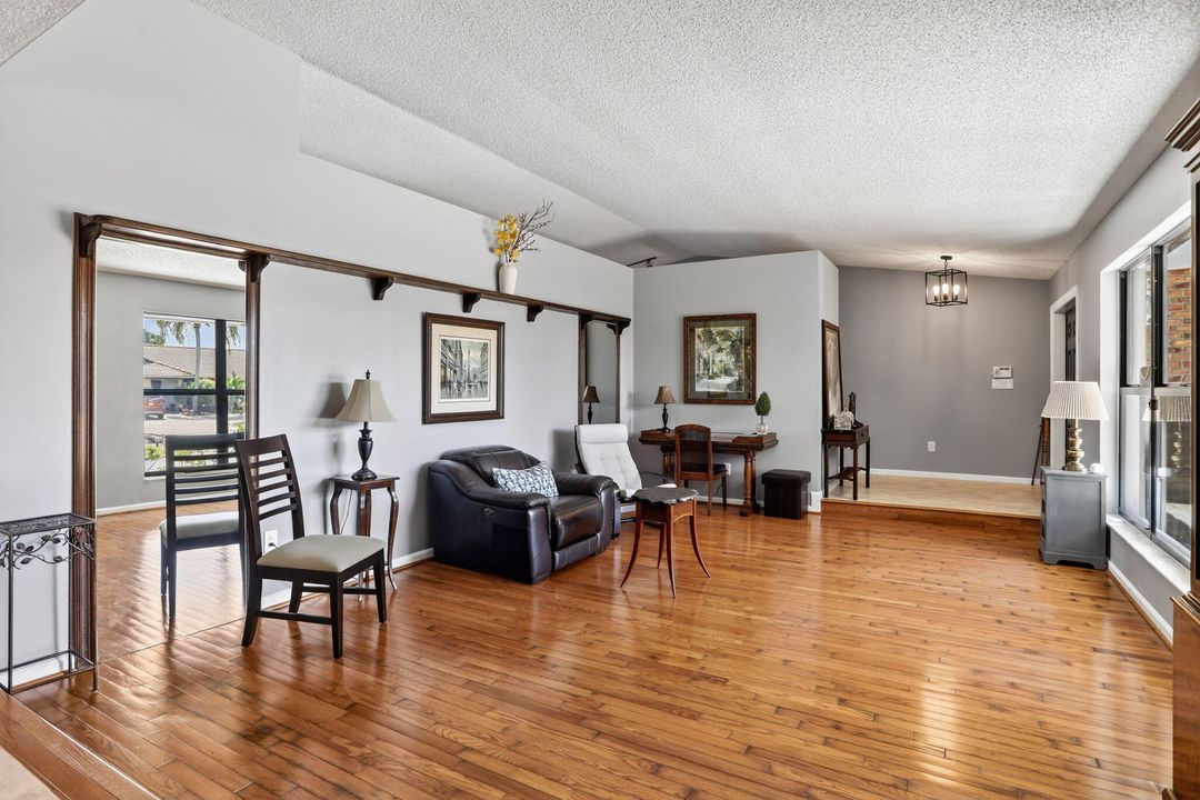 For Sale: $920,000 (4 beds, 2 baths, 2888 Square Feet)