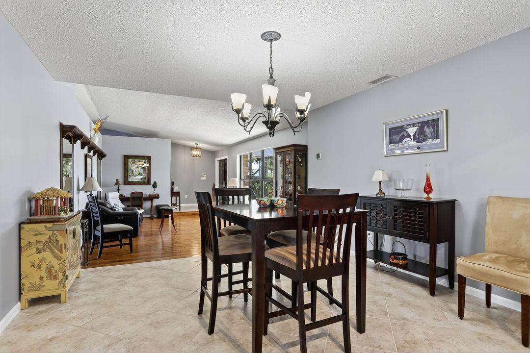 For Sale: $920,000 (4 beds, 2 baths, 2888 Square Feet)