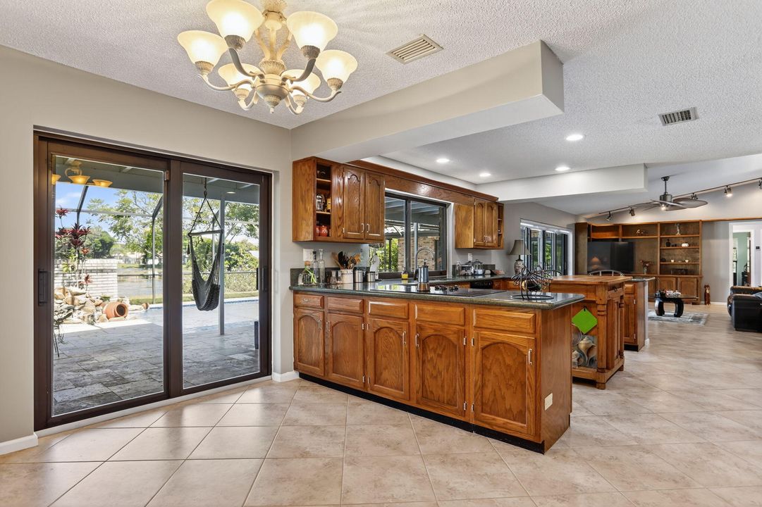 For Sale: $920,000 (4 beds, 2 baths, 2888 Square Feet)