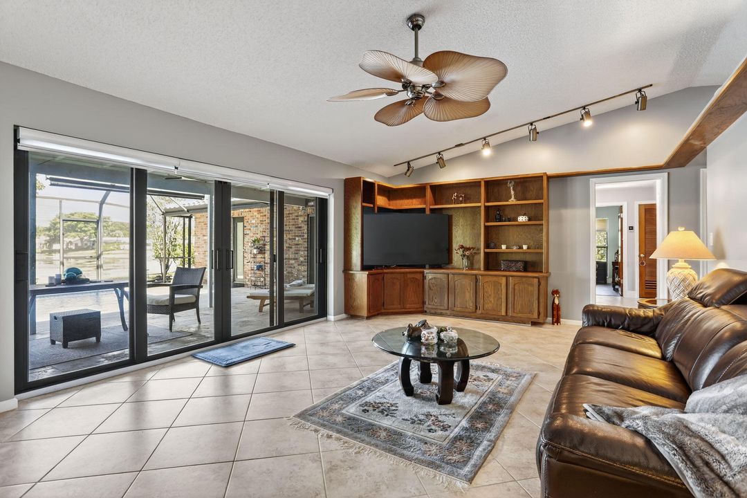 For Sale: $920,000 (4 beds, 2 baths, 2888 Square Feet)