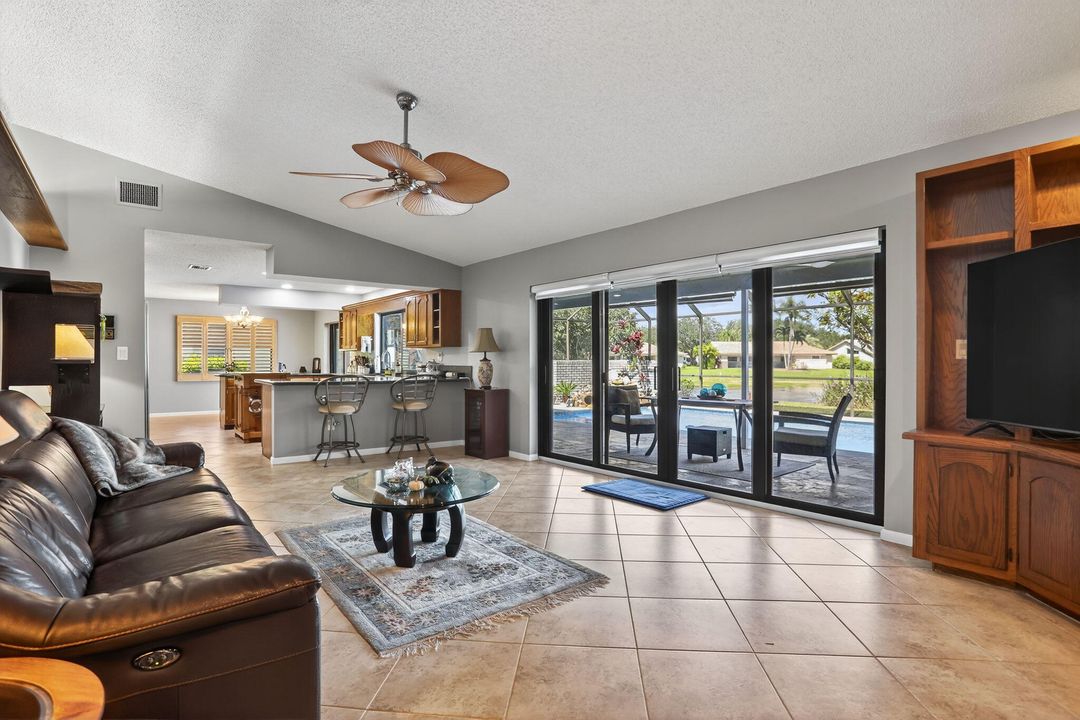 For Sale: $920,000 (4 beds, 2 baths, 2888 Square Feet)