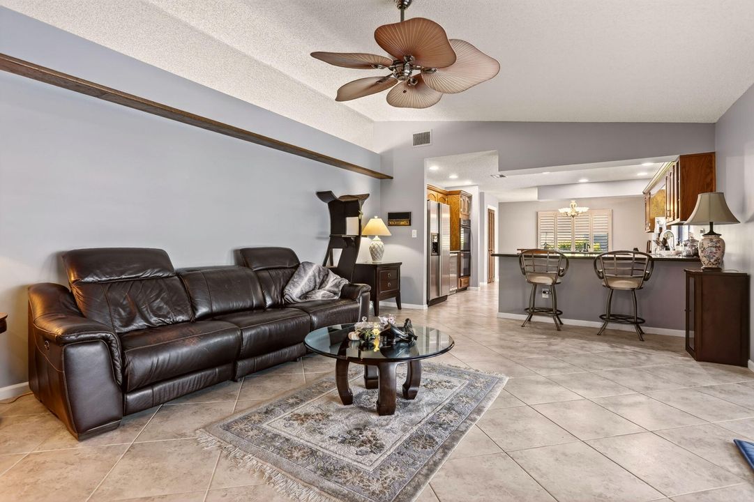 For Sale: $920,000 (4 beds, 2 baths, 2888 Square Feet)