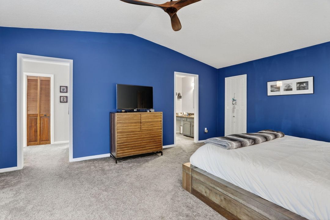 For Sale: $920,000 (4 beds, 2 baths, 2888 Square Feet)