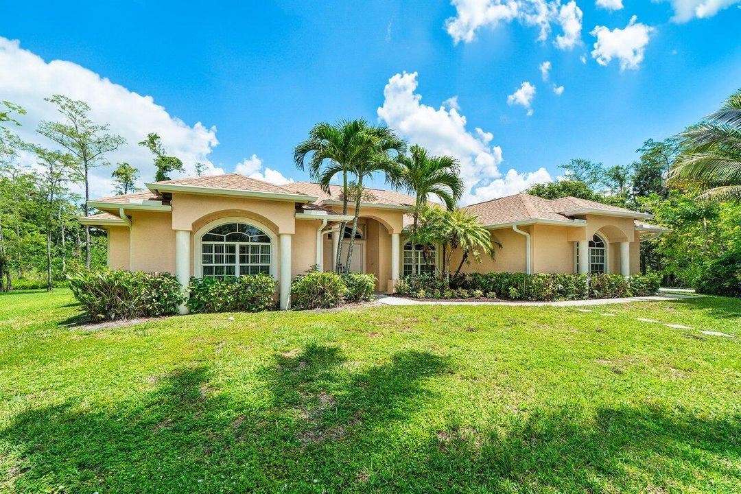 合同活跃: $659,900 (3 贝兹, 2 浴室, 2546 平方英尺)