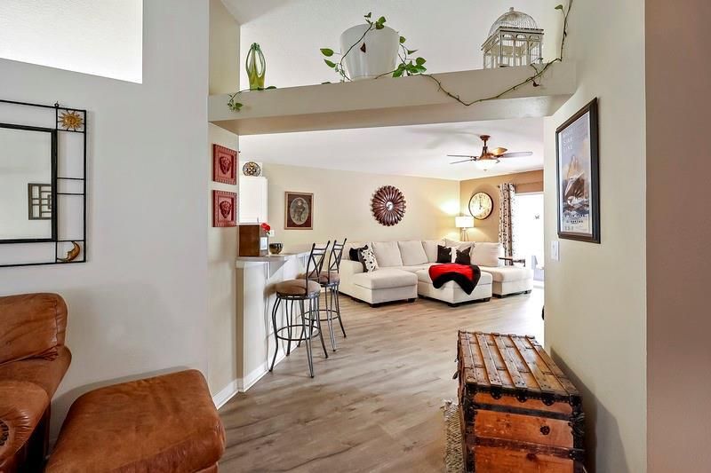 На продажу: $410,000 (4 спален, 2 ванн, 1942 Квадратных фут)