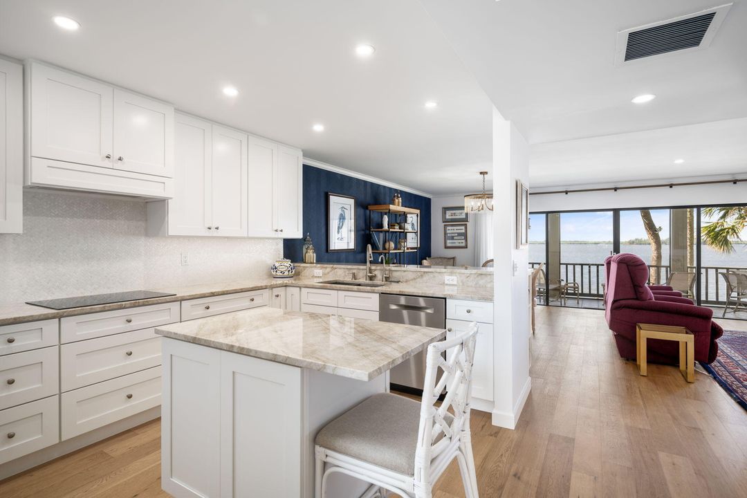 For Sale: $835,000 (2 beds, 2 baths, 1600 Square Feet)