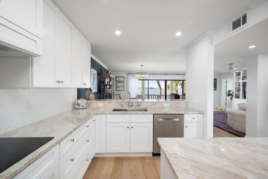 For Sale: $835,000 (2 beds, 2 baths, 1600 Square Feet)