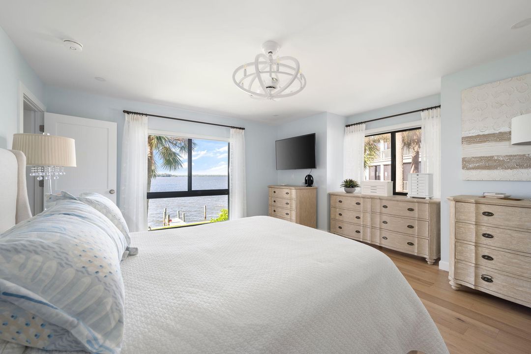 For Sale: $835,000 (2 beds, 2 baths, 1600 Square Feet)