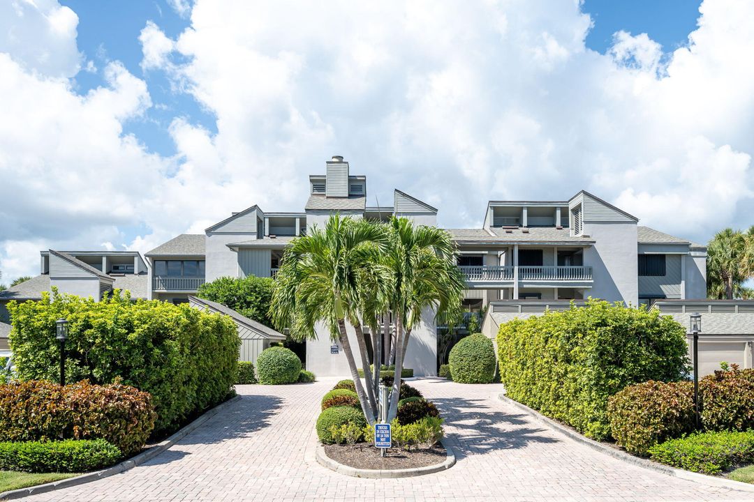 For Sale: $835,000 (2 beds, 2 baths, 1600 Square Feet)